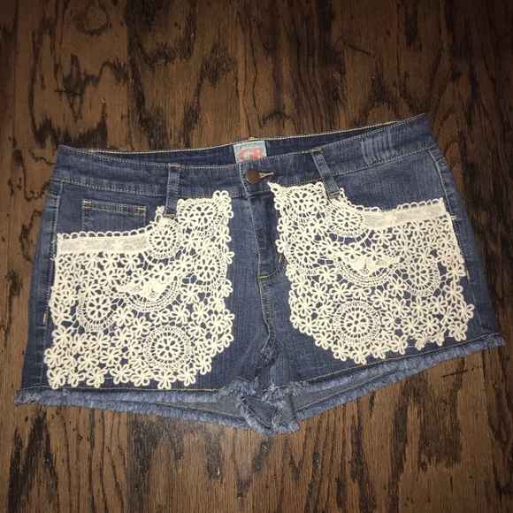 Gianni Bini Pants - - Gb Denim / Lace Blue Jean Shorts Size 9